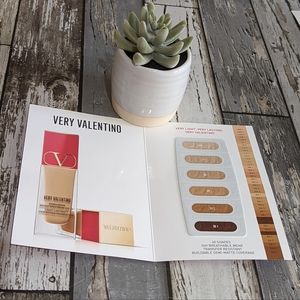 ✨Host Pick!✨ Valentino 'Very Valentino' Foundation Trial Size Packet New!